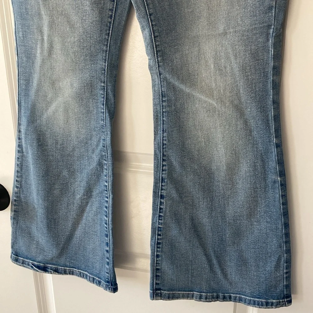 12 Short flared jeans button fly